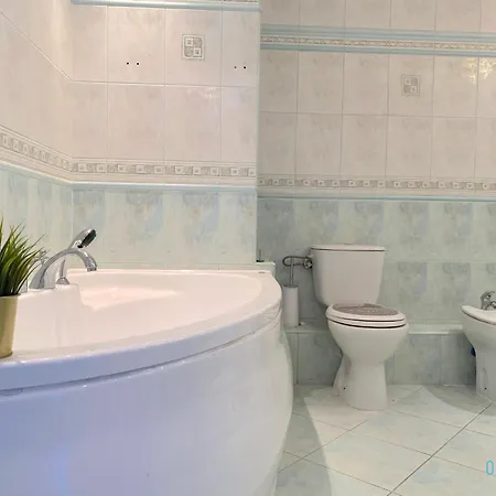 Bonjour - 10 Min To Old Town Gdansk,pkp & Shopping Mall Homestay