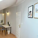 Bonjour - 10 Min To Old Town Gdansk,pkp & Shopping Mall * غدانسك